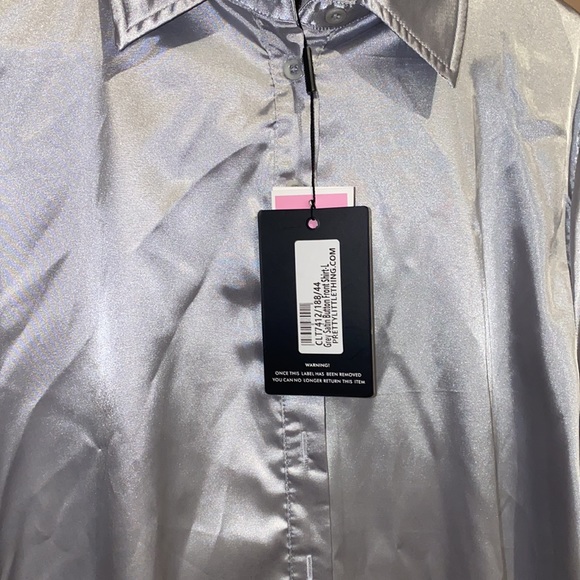 Pretty Little Thing blouse - Picture 2 of 5